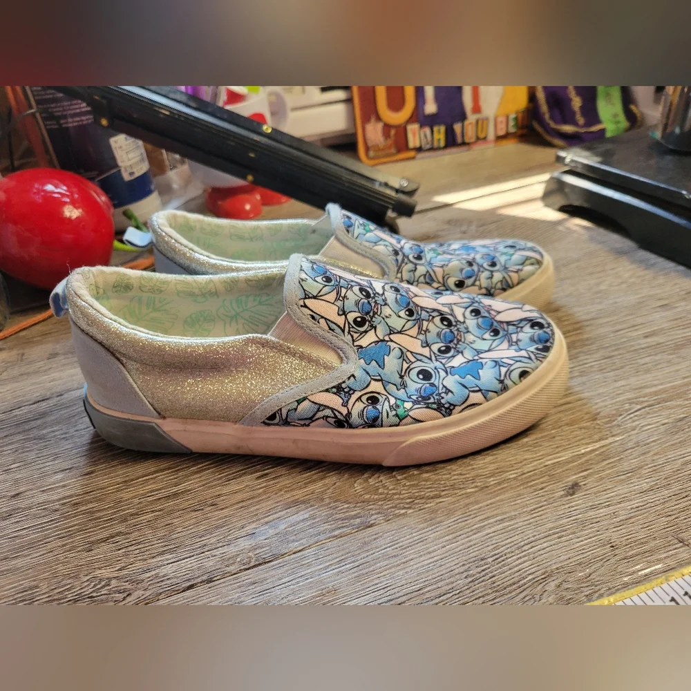 Disney Lilo & Stitch Girls Canvas‎ Slip On Shoe Size 5